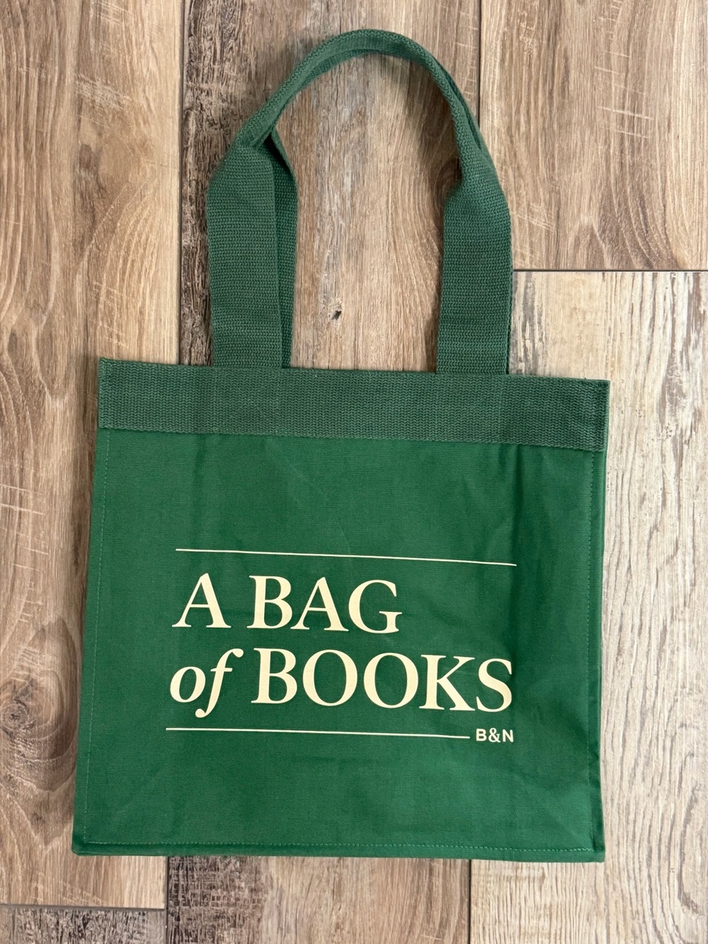 NWOT Barnes and Noble “Bag of Books” Tote Bag Green